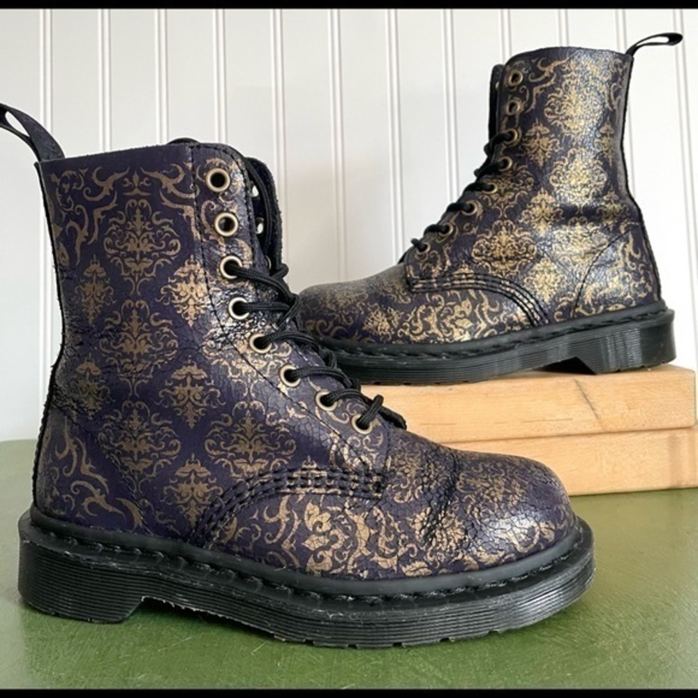 Dr. Martens PASCAL BQ Baroque Crackle Finish Boots